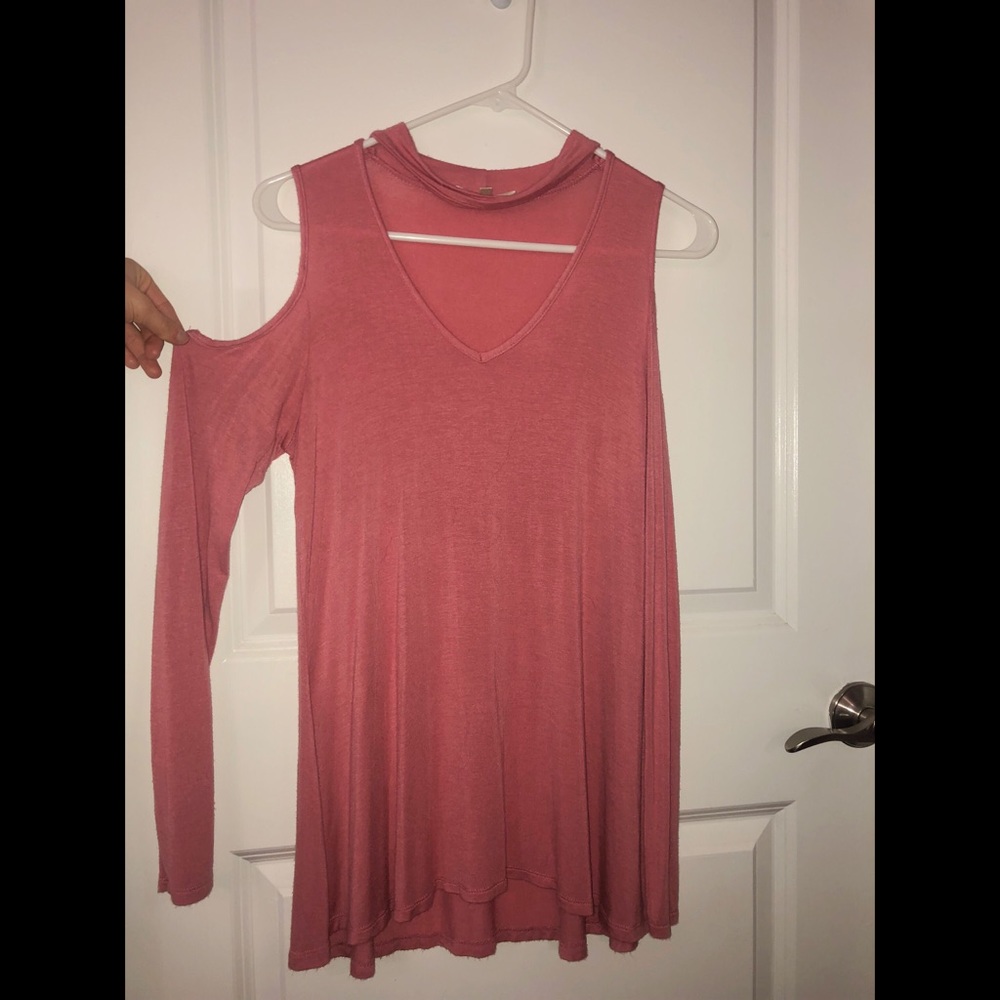 Andrée by unit Cold Shoulder Long Sleeve Shirt